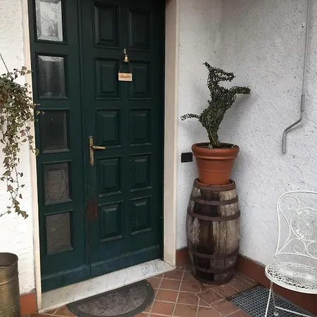 Frühstückspension Perros Hermanos 3*